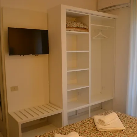 Mirage Szálloda 2*