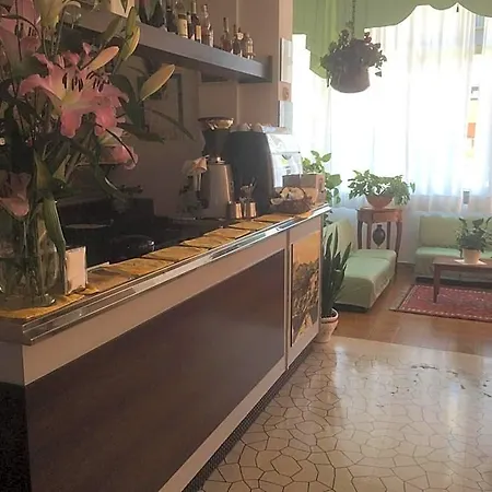 Mirage Отель 2*