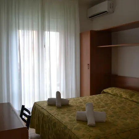 Mirage Hotel 2*