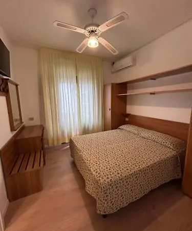 Hotel Mirage 2*